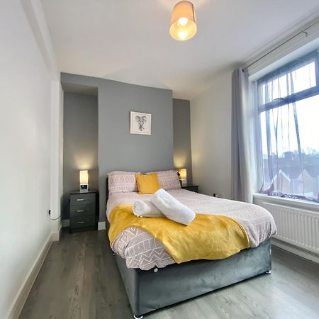 Emerald Living, 4 Bedrooms In The Heart Of Swansea, Close To Beaches! Exterior photo