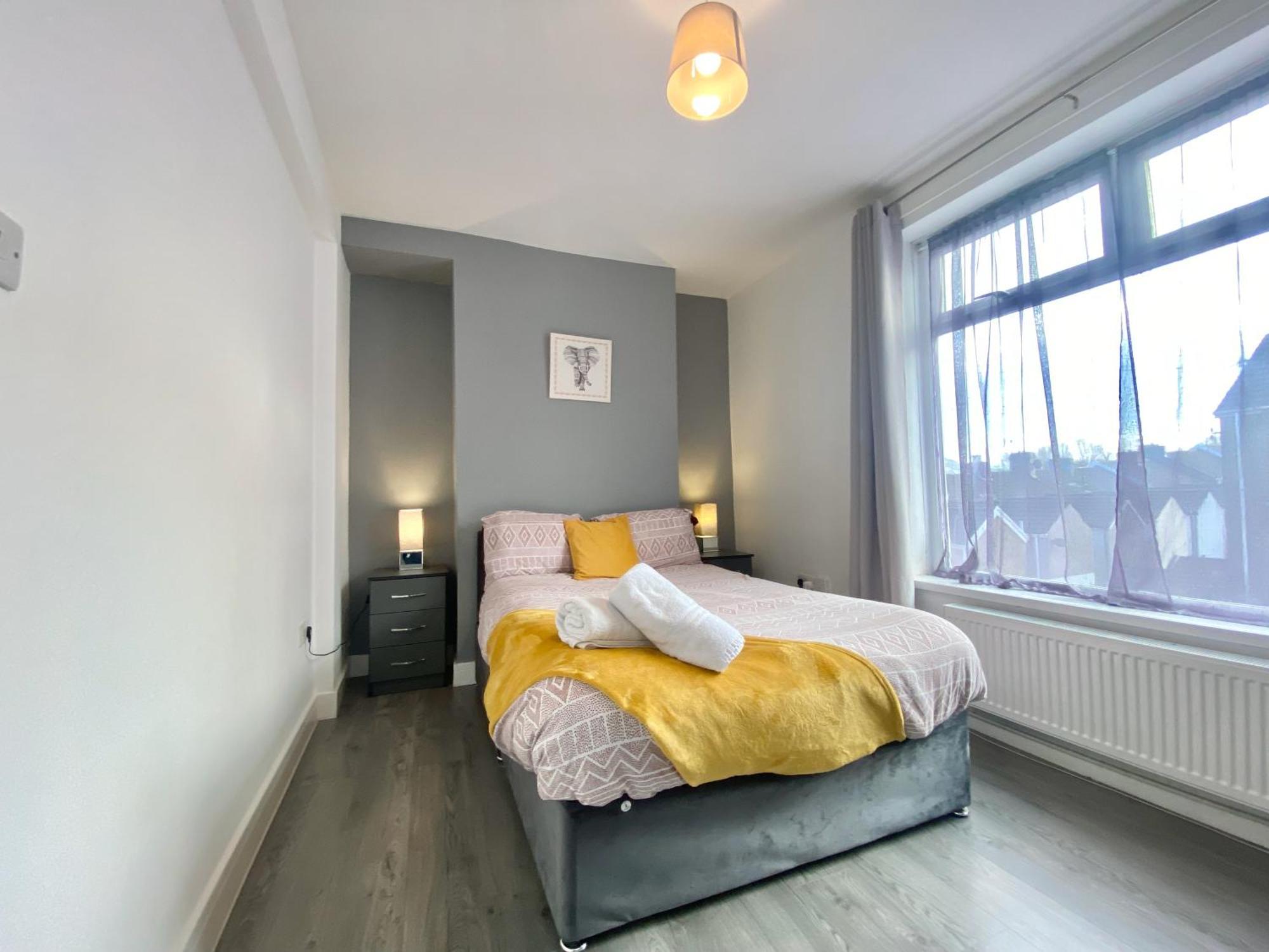 Emerald Living, 4 Bedrooms In The Heart Of Swansea, Close To Beaches! Exterior photo
